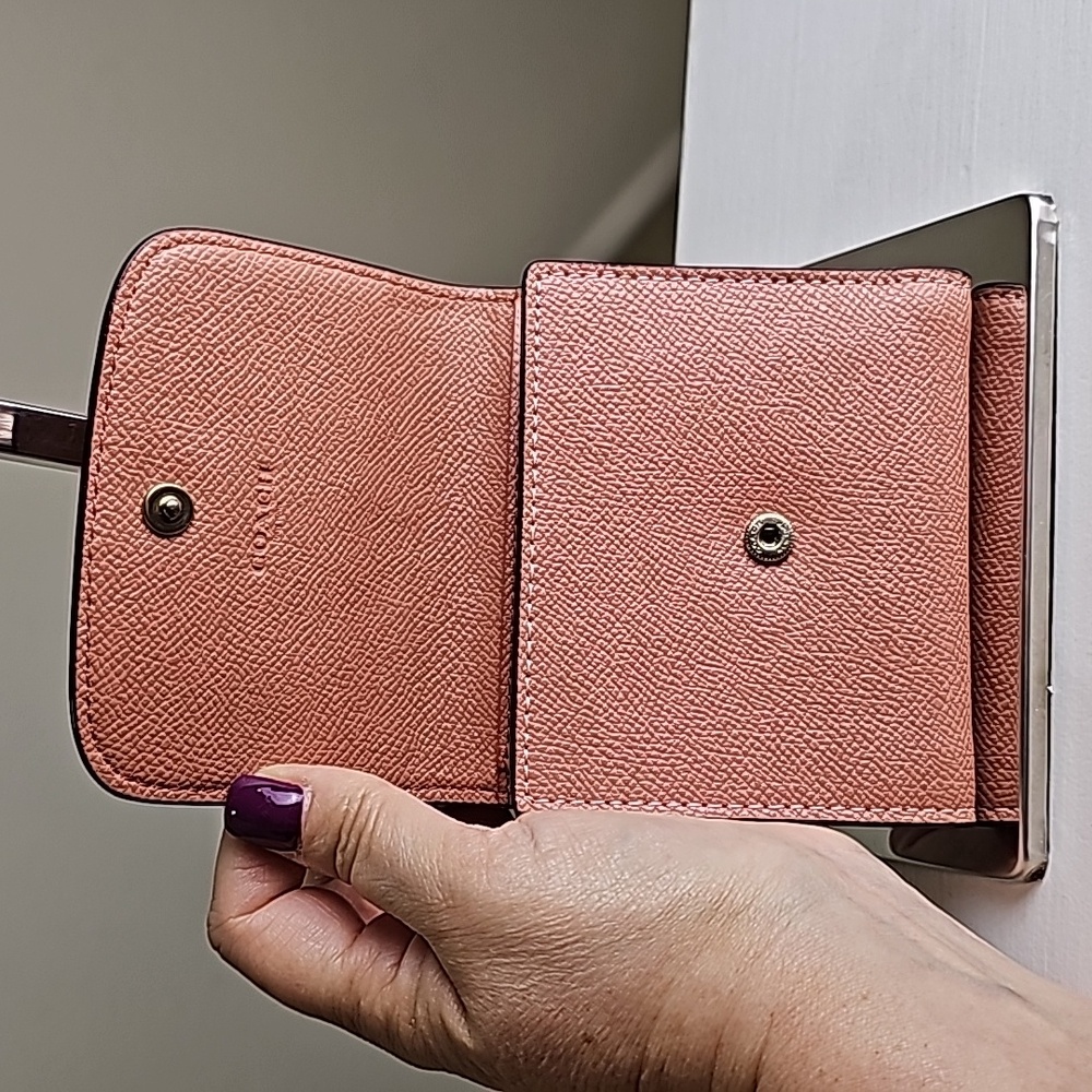 COACH F87588 Peach Crossgrain Leather Compact Trifold Wallet EUC - Picture 6 of 9